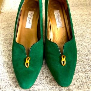 Vintage Rangoni Green Suede Shoe.size 10 B but small fitting. Fit as a 9.5